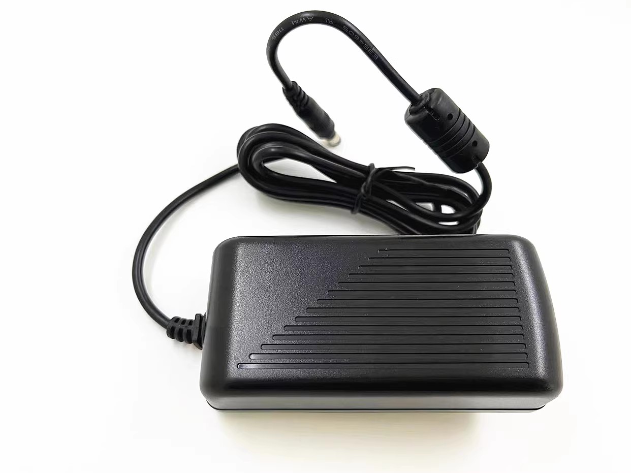 *Brand NEW* FJ FJ-SW0504000U DC5V 4A AC ADAPTER POWER Supply